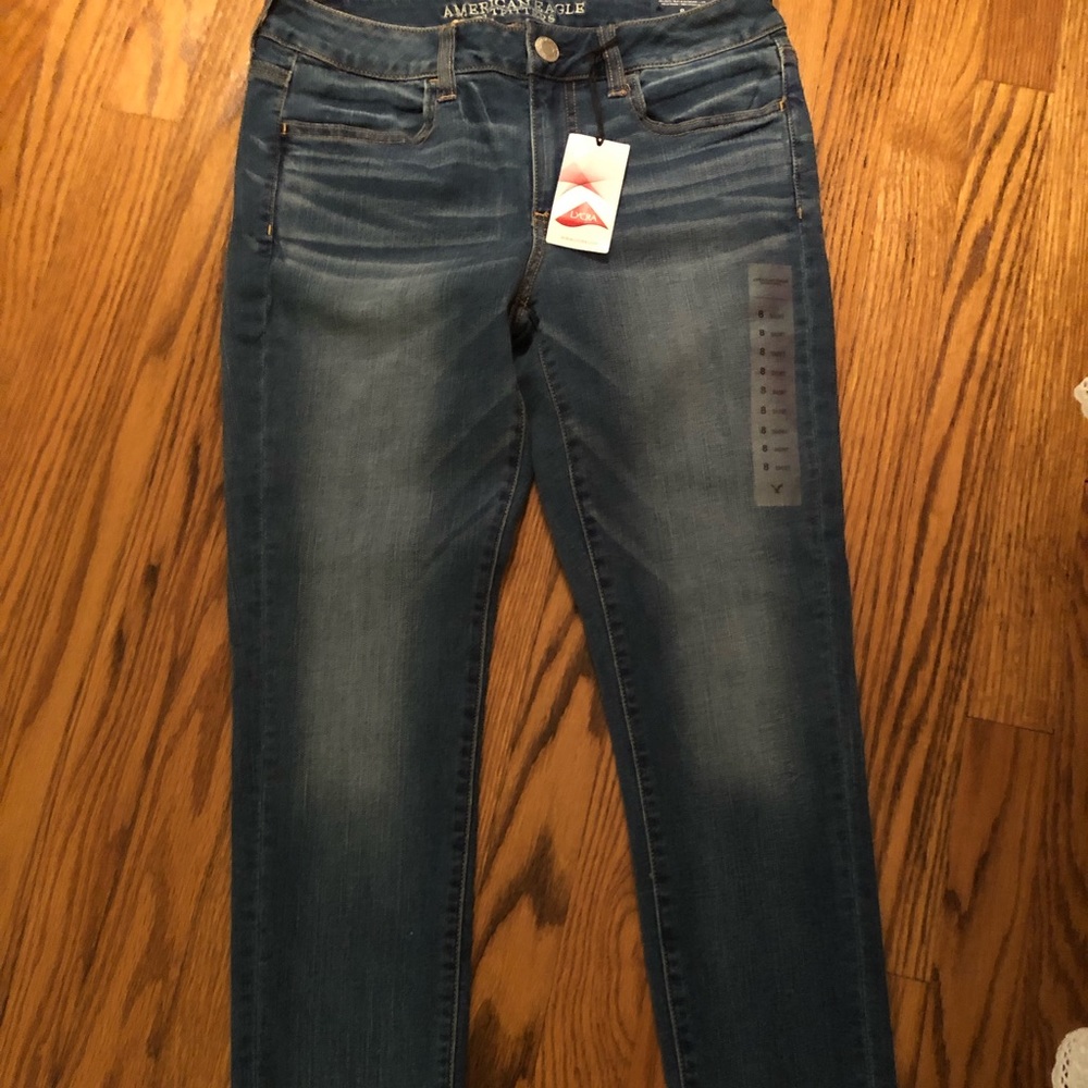 BRAND NEW American Eagle Jeans